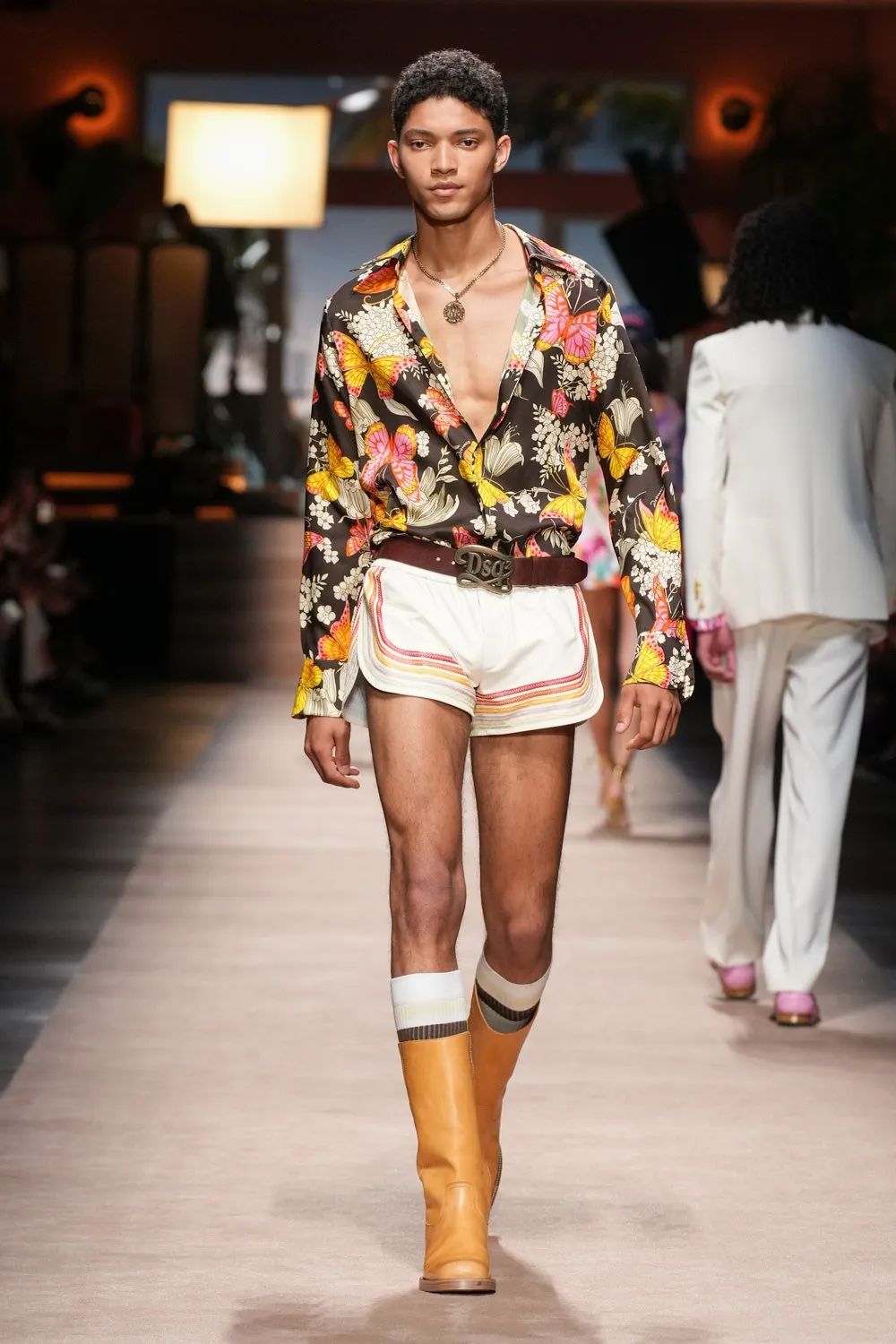 阿玛尼2024米兰春夏时装秀,2024米兰春夏时装周时间表