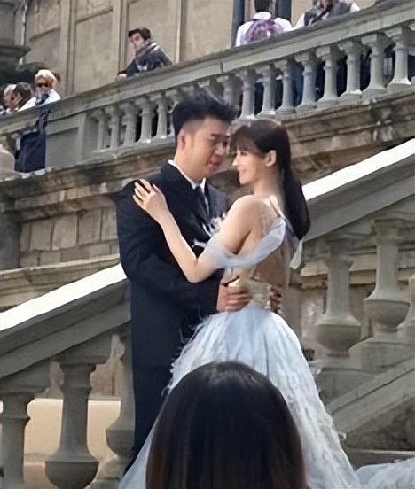 杜海涛给沈梦辰买的车,杜海涛给网红买包