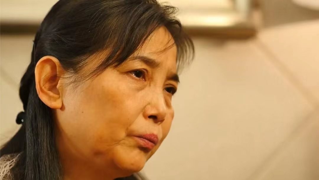 变性人刘婷纹眉毛,变性人刘婷隆胸手术