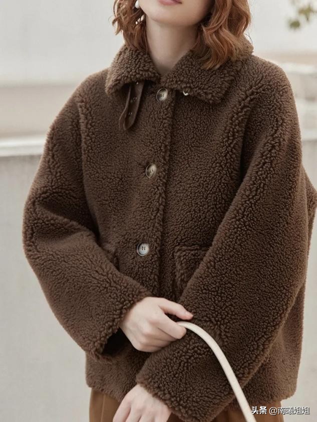 便宜的衣服和贵的衣服选哪个,衣服买便宜好看的还是贵的简单的