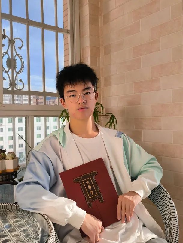 高考最牛班34人进北大清华,高考最牛班级9人考上清华北大