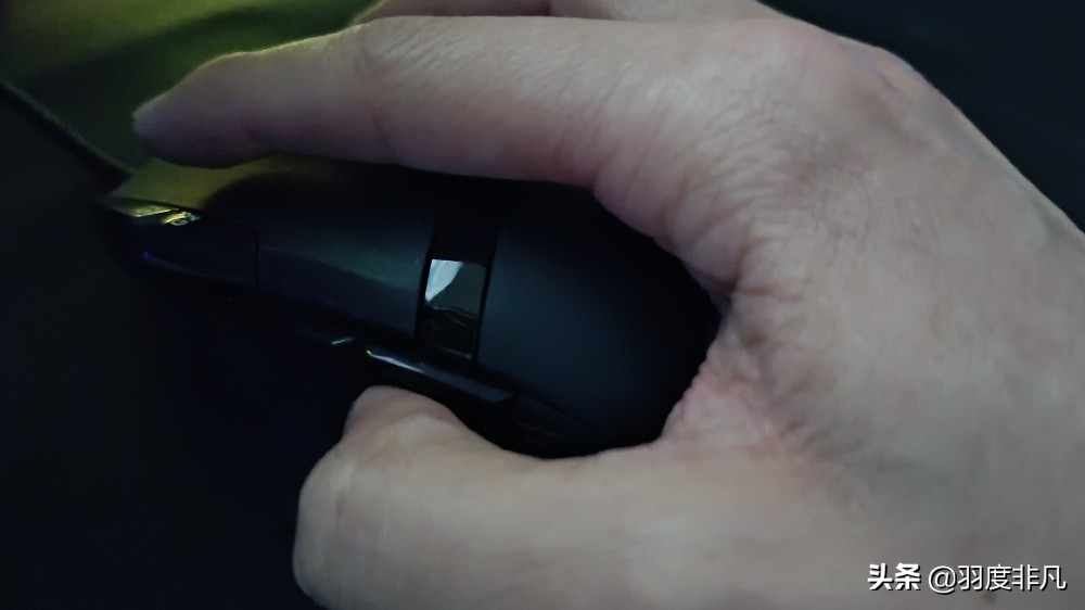 文字工作者用上电竞键鼠是什么体验？上手腹灵套装，点赞按键体验