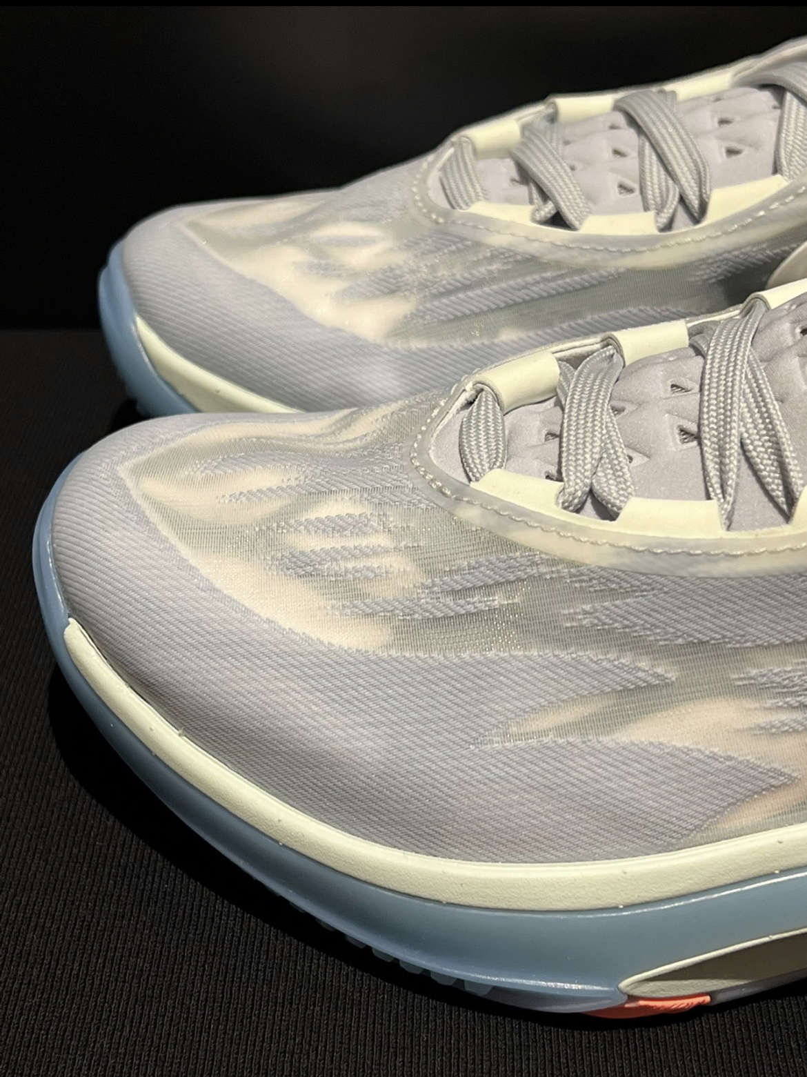 耐克篮球鞋gt水蜜桃,nikeairzoomg.t.cut2篮球鞋测评