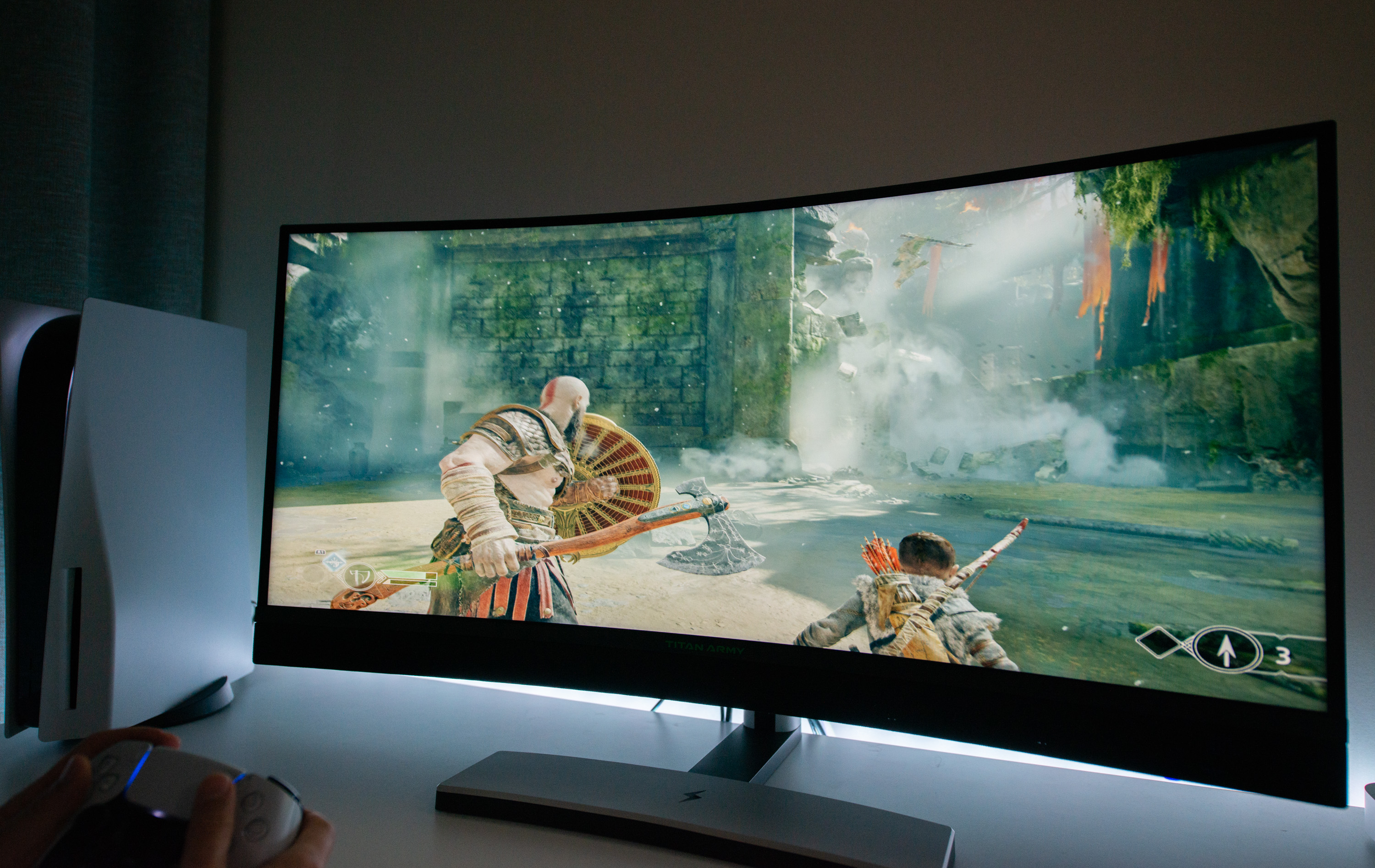 带扬声器和麦克风的显示器,带喇叭和麦克风的显示器