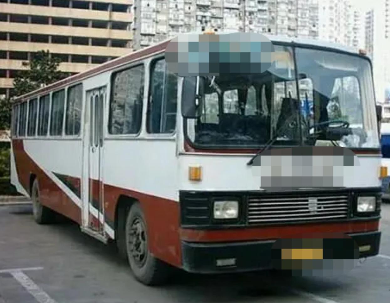 女儿结婚途中遇车祸，隐瞒26年未回娘家，男子做了26年未婚夫