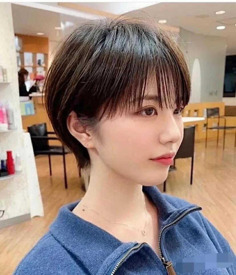小圆脸适合剪短发吗,肉肉的小圆脸女生剪短发