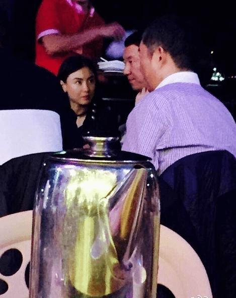 殷桃年过40依然美成一枝花,为什么殷桃被称为冻龄身材