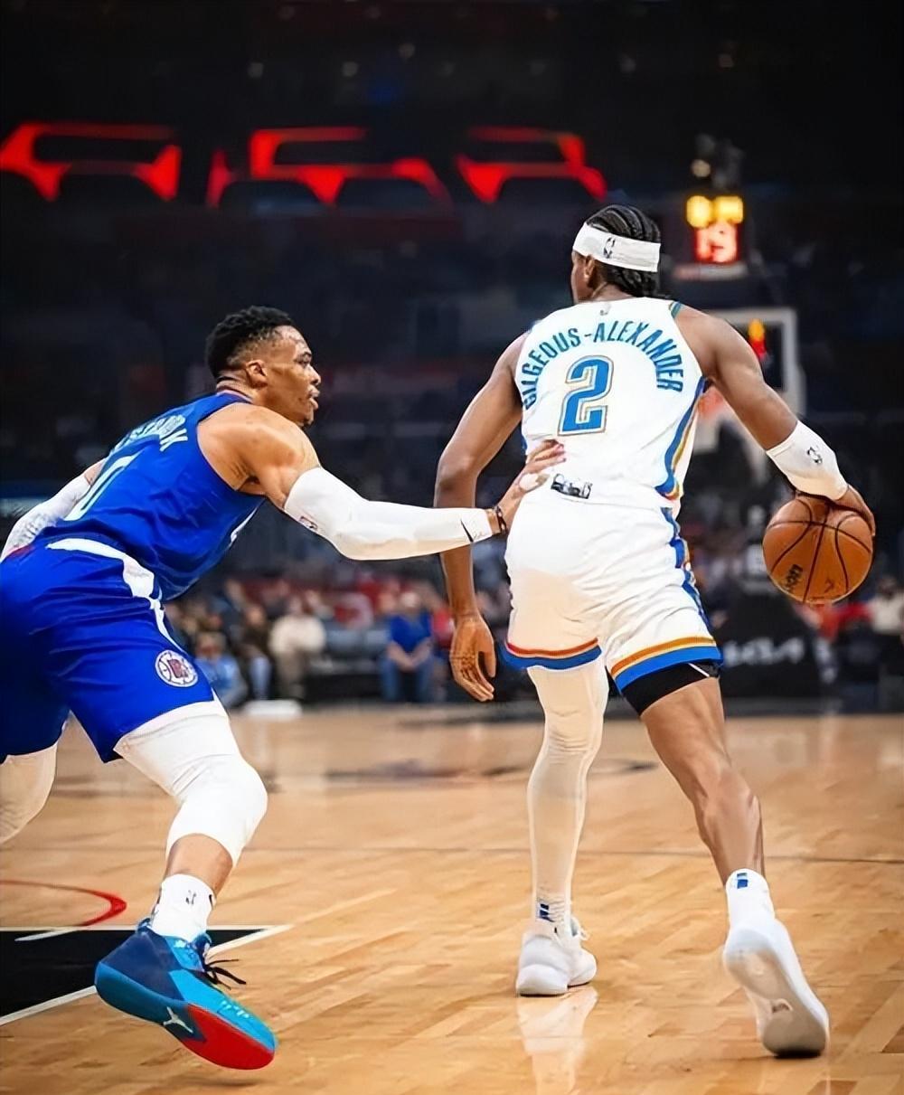 保罗控球第一人,保罗控卫的意识和全场大局观