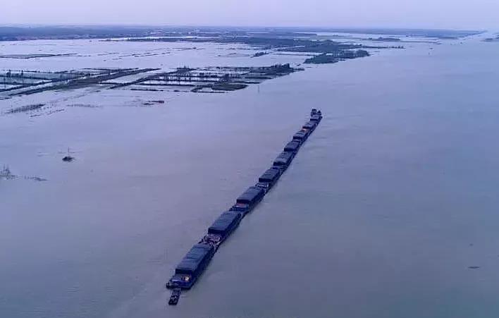 滔滔运河南通北达，与济宁毅德家生活广场相得益彰