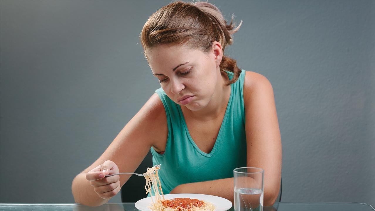 脚后跟干裂是什么原因造成的,为什么脚后跟容易干裂如何应对