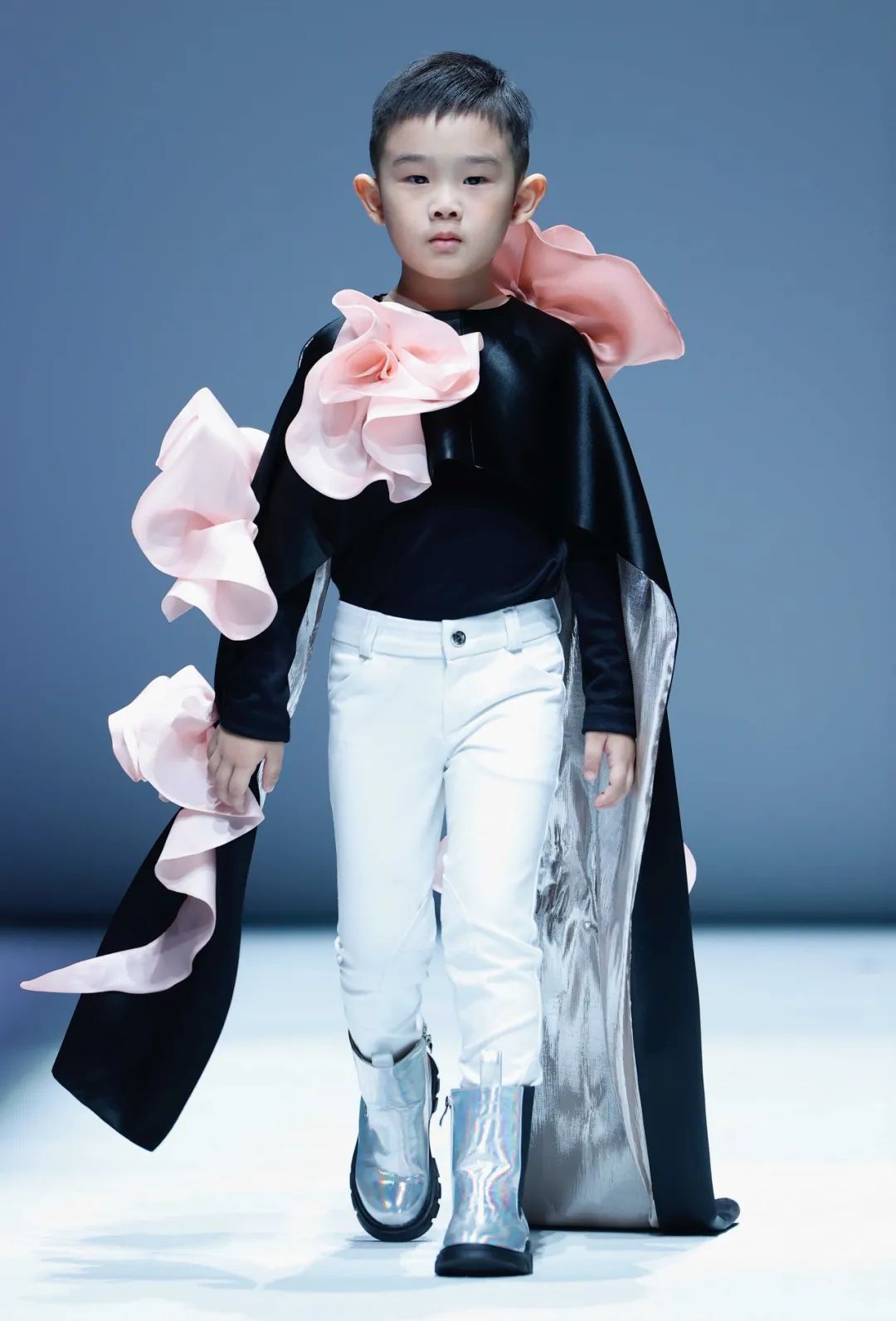 “铁皮青蛙”玩起来！|AW23童话小镇童装报名开启！