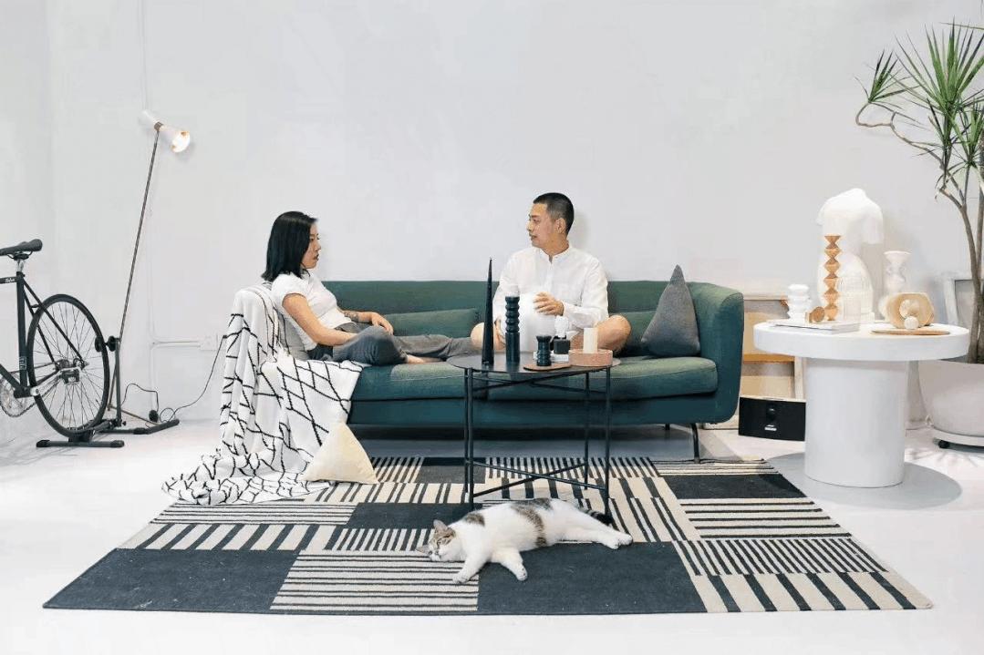 探访100个年轻人的家,居家办公如何克服父母的干扰