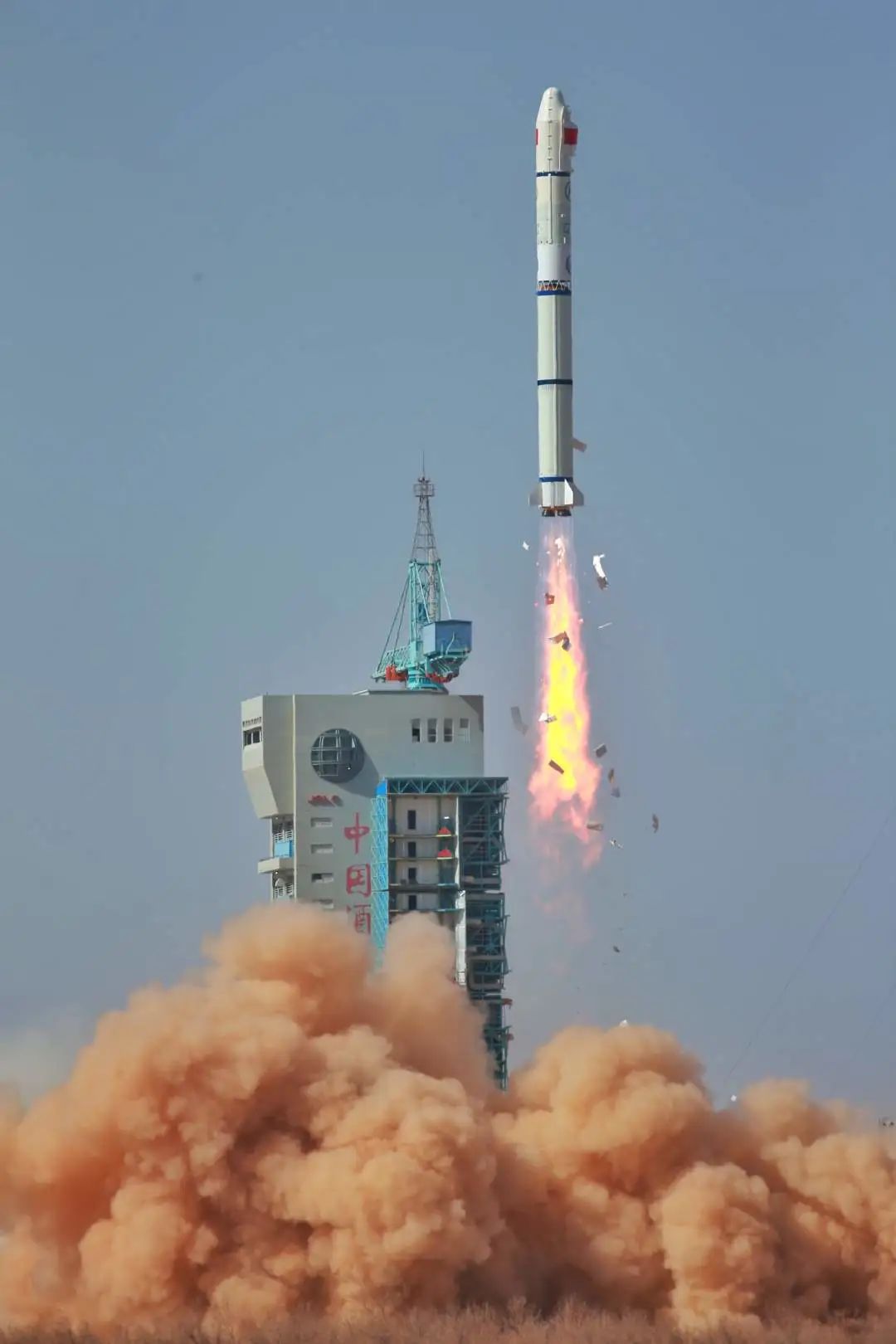 近期宁波海关走私案,吴某某被逮捕现场视频