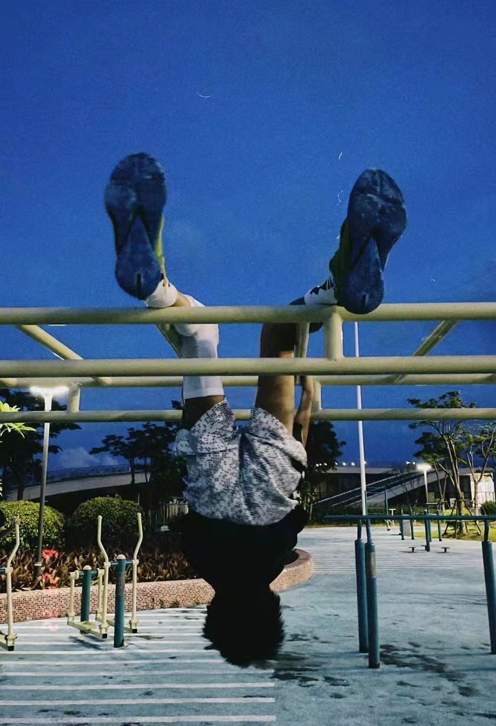 孙俪大方的曝光一对儿女的正面照,12岁的孙俪近况