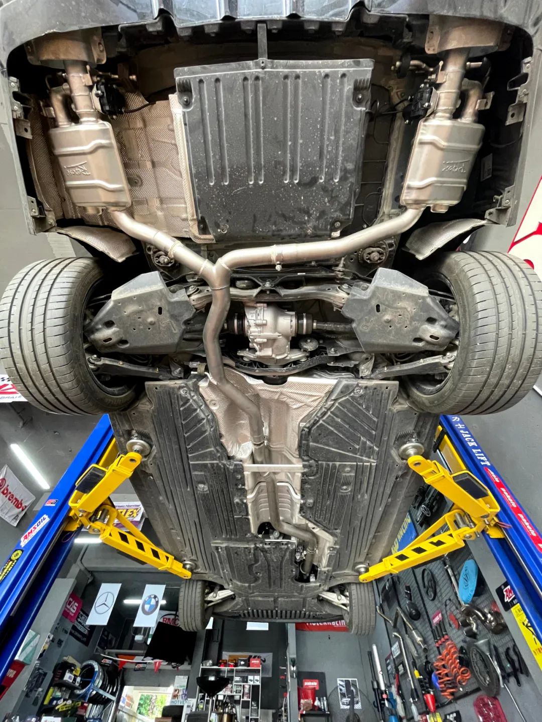 奔驰c260l1.5t48v轻混如何起步,23款奔驰c260l1.5t怎么升级动力