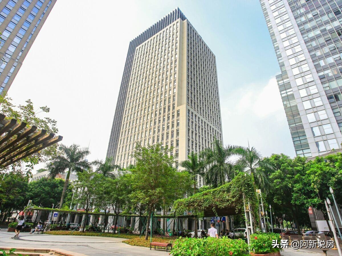 写字楼办理房产证需要交什么费用,写字楼四十年产权到期咋办