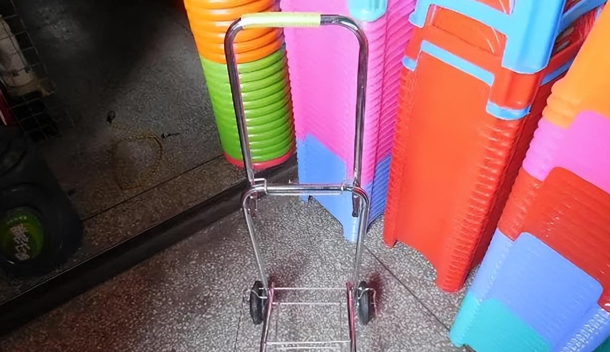 若条件允许，建议给父母尽点孝心，小贵却很实用所谓百善