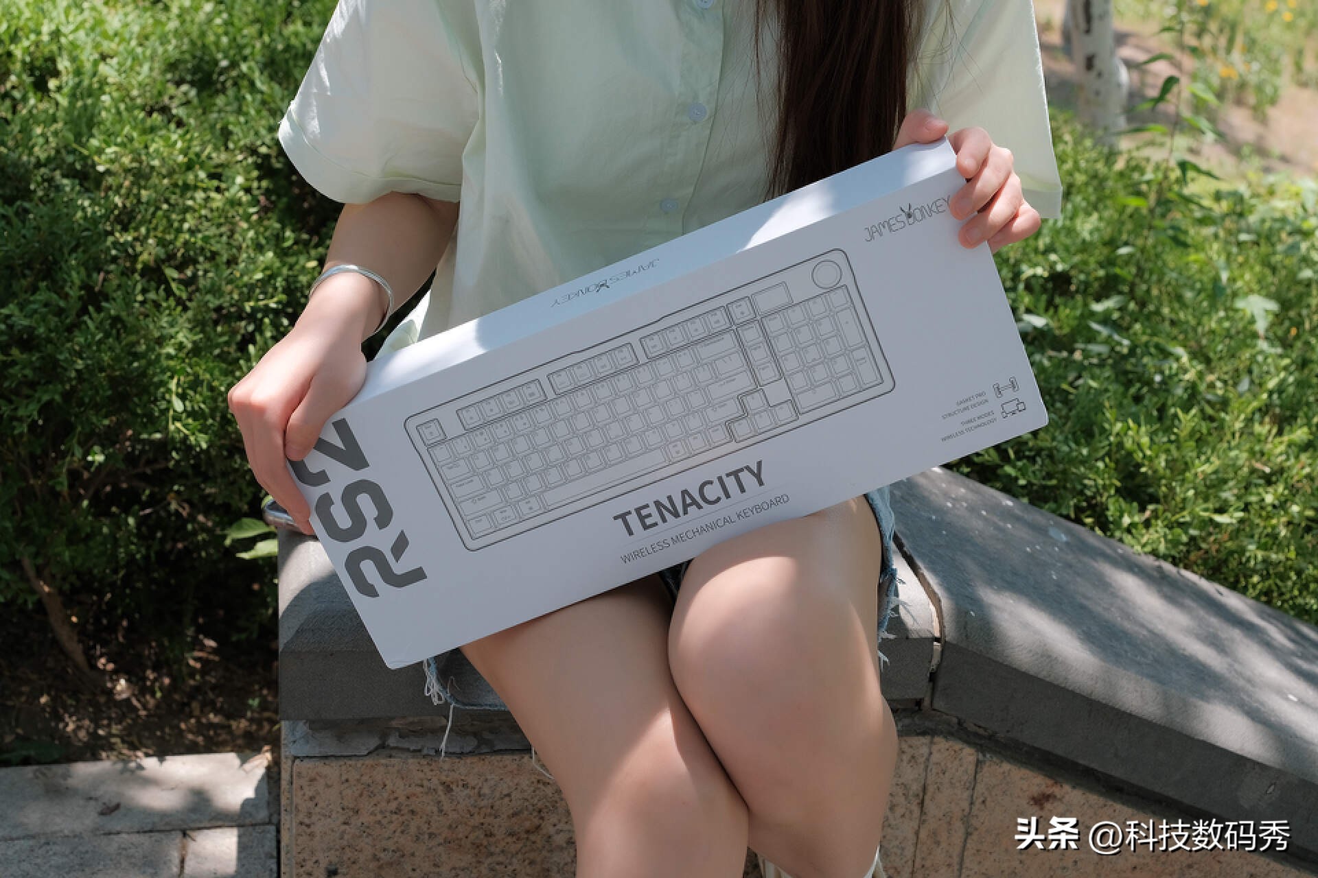 客制化键盘加屏幕,客制化键盘会便宜吗