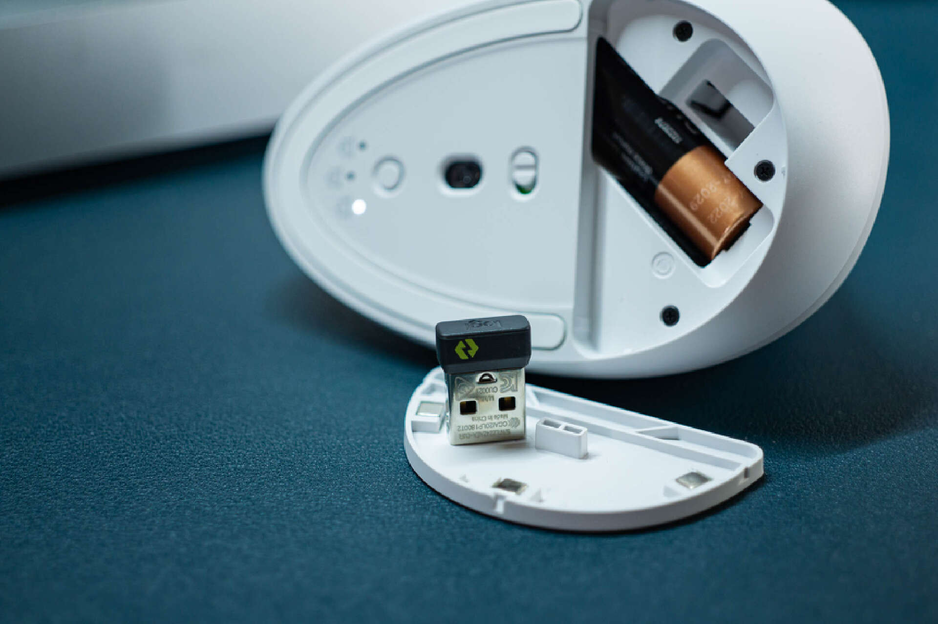 罗技垂直鼠标测评,罗技lift垂直鼠标