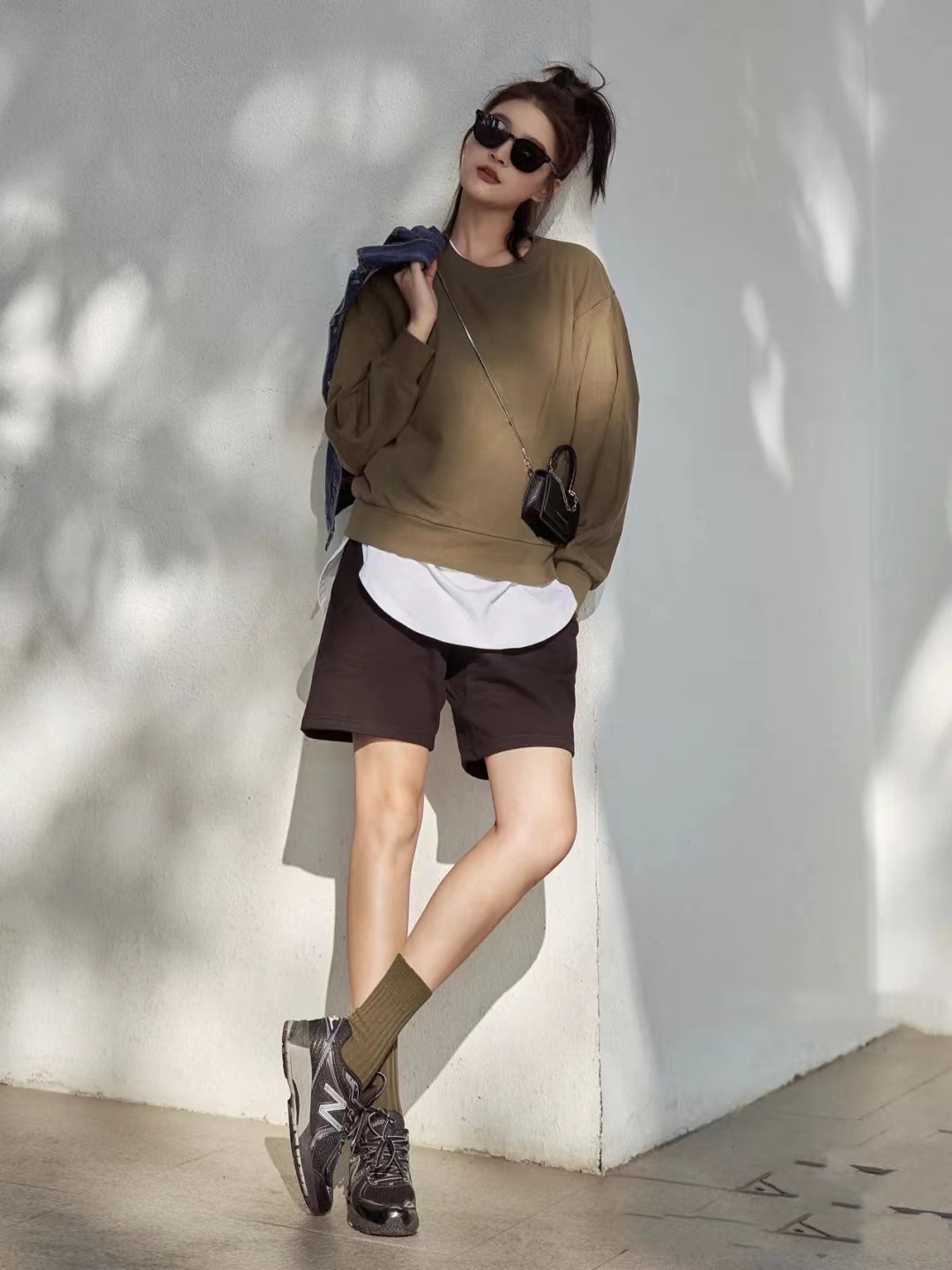 卫衣适合搭配什么样的衣服,卫衣是什么类