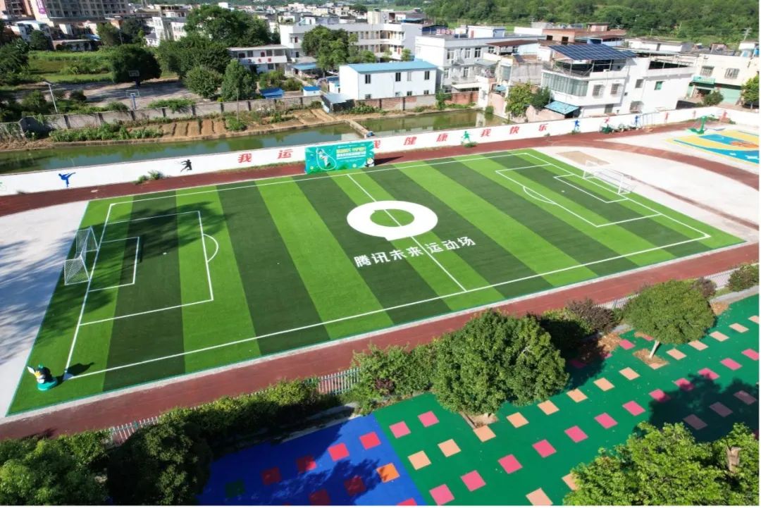 变形计农村女孩被妈妈宠成公主,城市妈妈领养农村女儿变形计