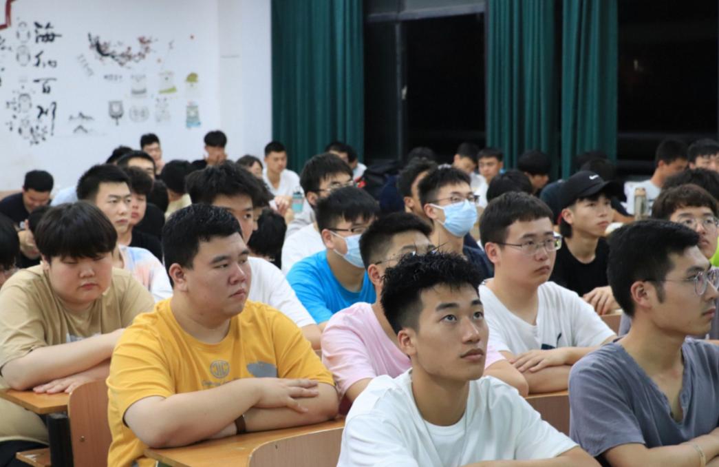 上大三才幡然醒悟，为啥家长让学生选择省内的大学，真的有好处