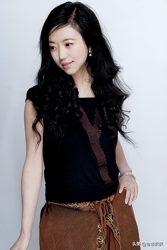 步非烟革金庸的命议论文开头,步非烟是女作家吗