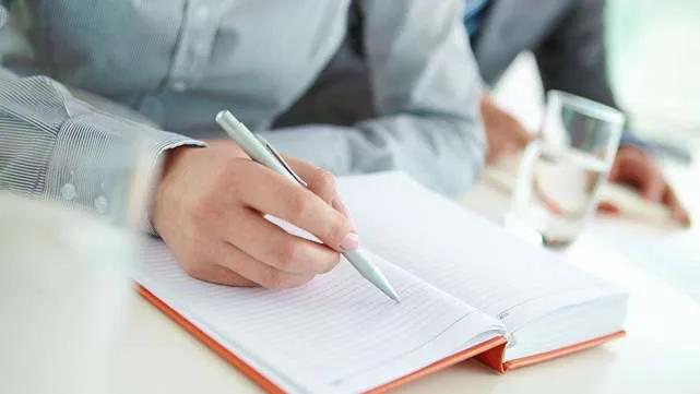 有没有免费的一键生成文案网站,文案生成器可以生成哪些文案