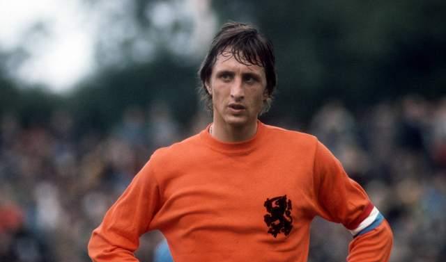 传奇永不谢幕克鲁伊夫马拉多纳,马拉多纳克鲁伊夫地位