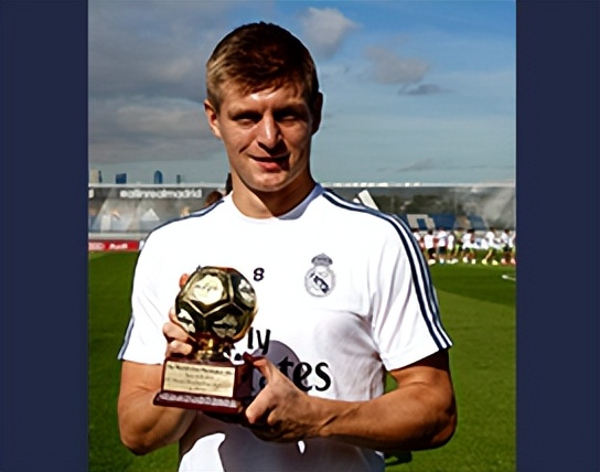 iffhs最佳球员奖,哈维和梅西中场谁厉害