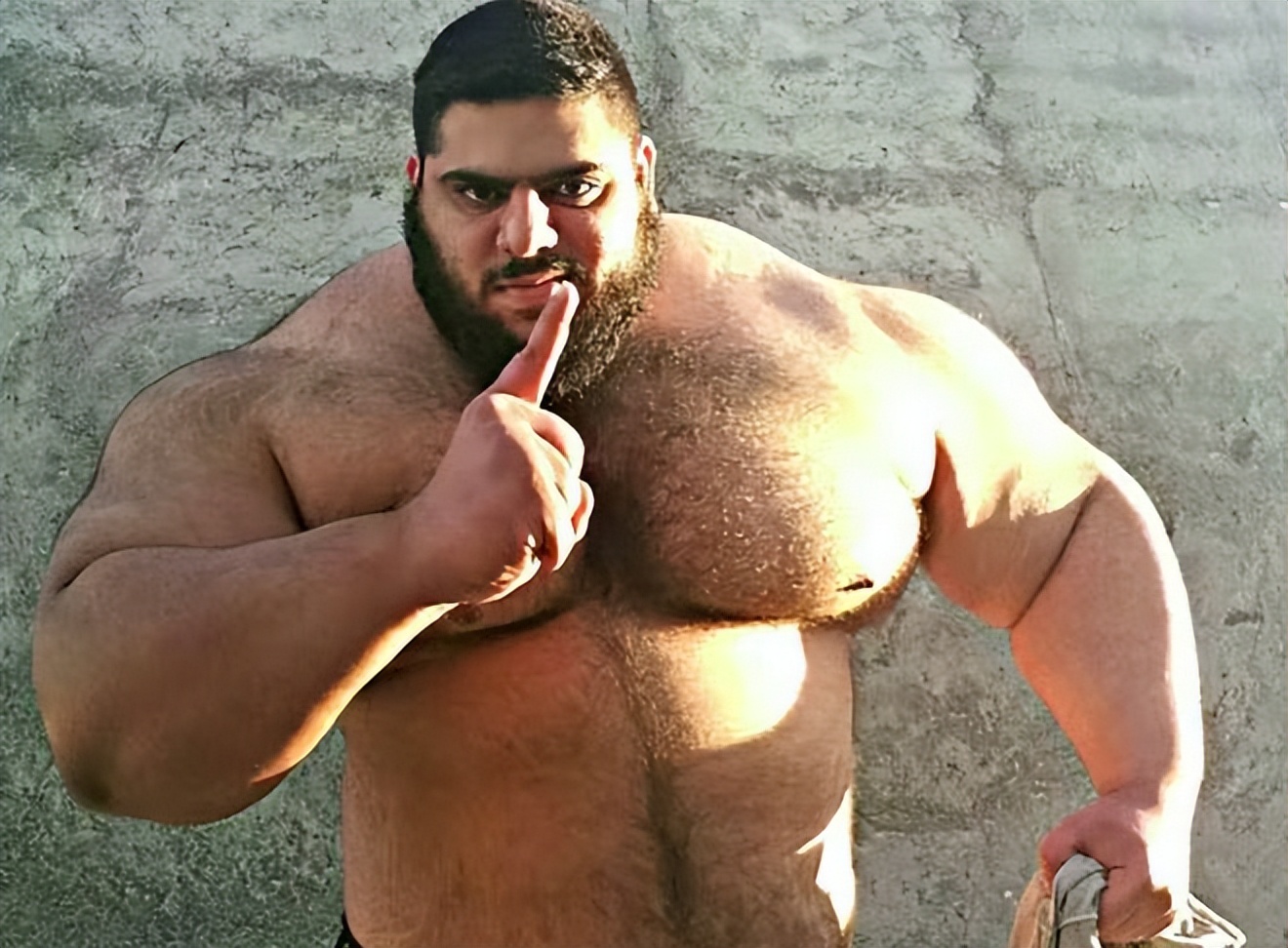 伊朗绿巨人vs马丁福特比赛,伊朗400kg大力士