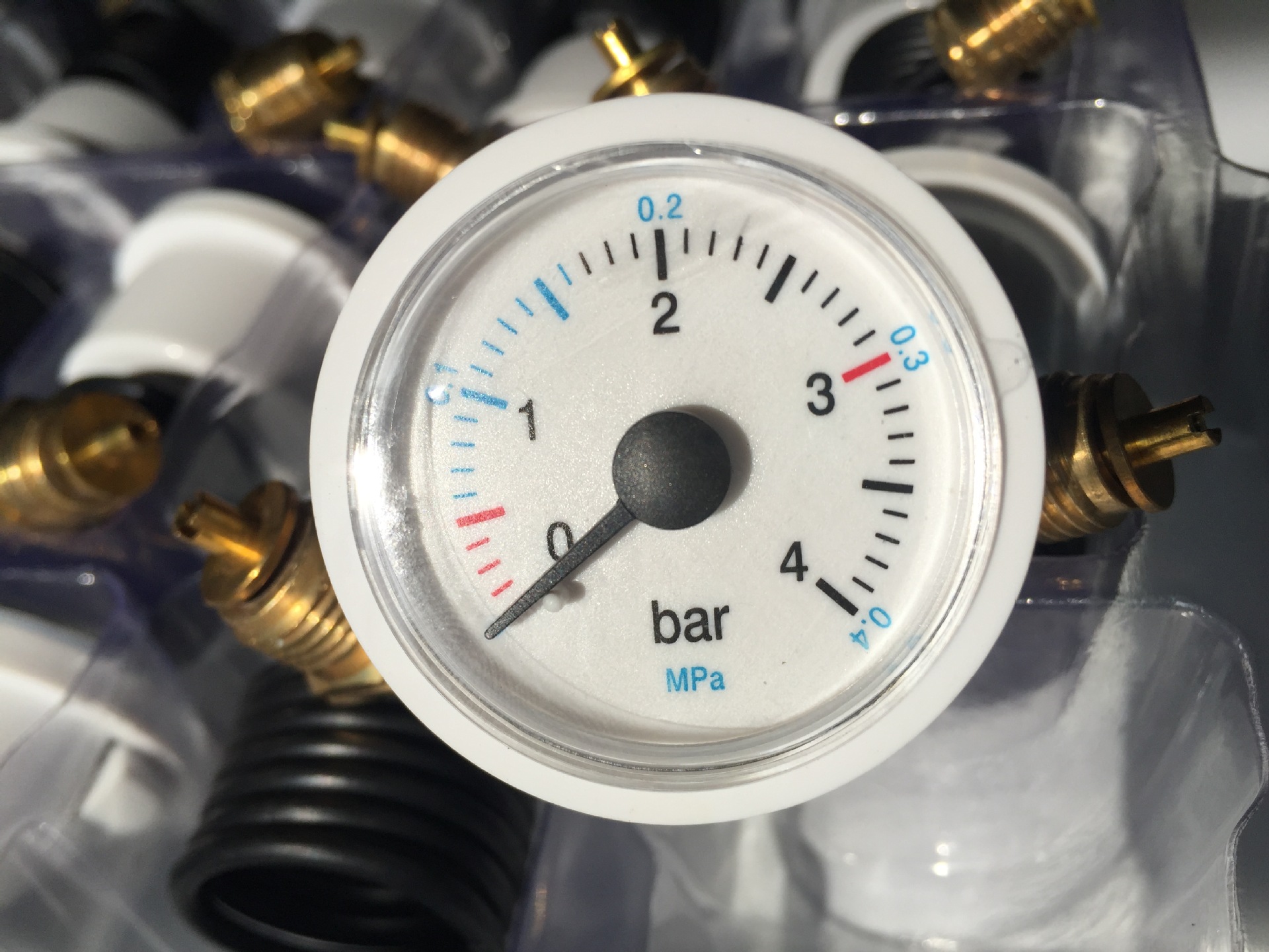 燃气壁挂炉取暖一天不到10块钱,壁挂炉明装暖气片一个月燃气费