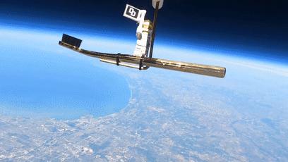 鸡蛋从100米高空落下怎样,鸡蛋怎样从高空中掉下来不碎