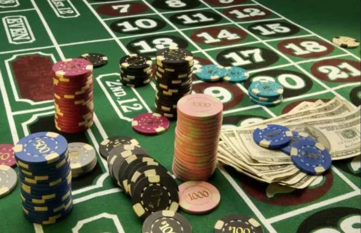 香港一对老年夫妇跳楼身亡,香港父母双双跳楼案