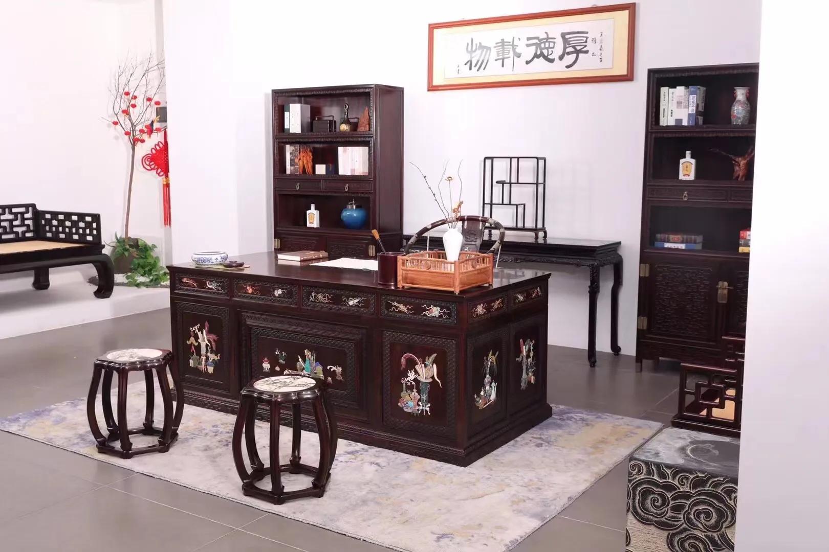 酸枝百宝嵌博古文办公桌「材质」：大红酸枝（学名：交趾黄檀