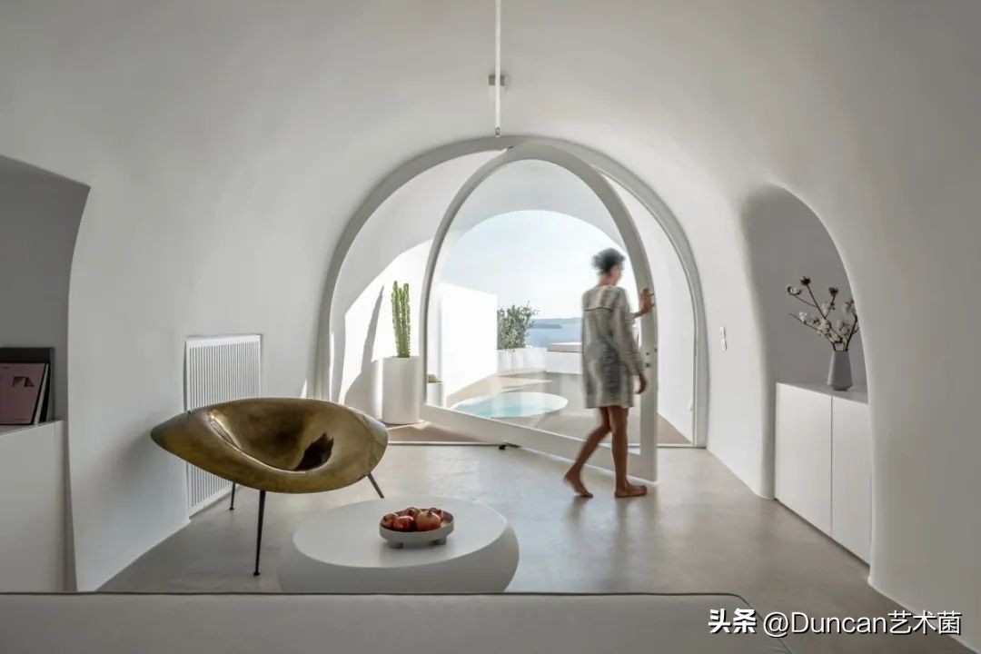 希腊KapsimalisArchitects①打造蓝白极简主义的童话世界！