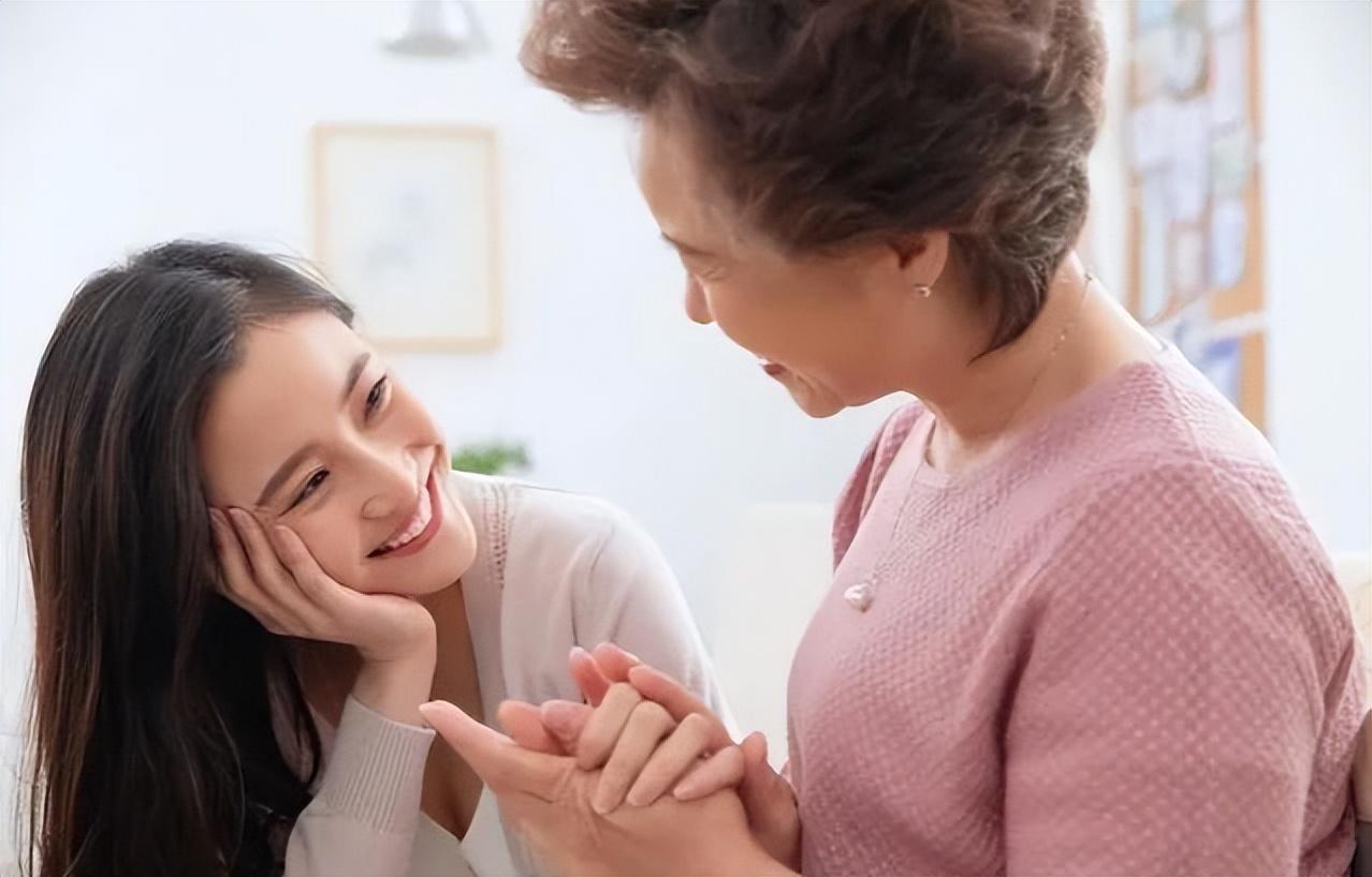 6旬老人流落异乡24年难归家,七旬老人卖车自驾游