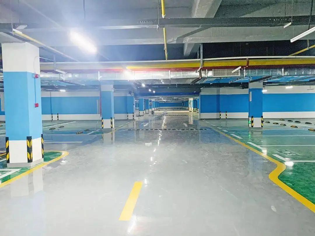 小区车位只卖不租业主拒交物业费,小区车位只卖不租集体请律师