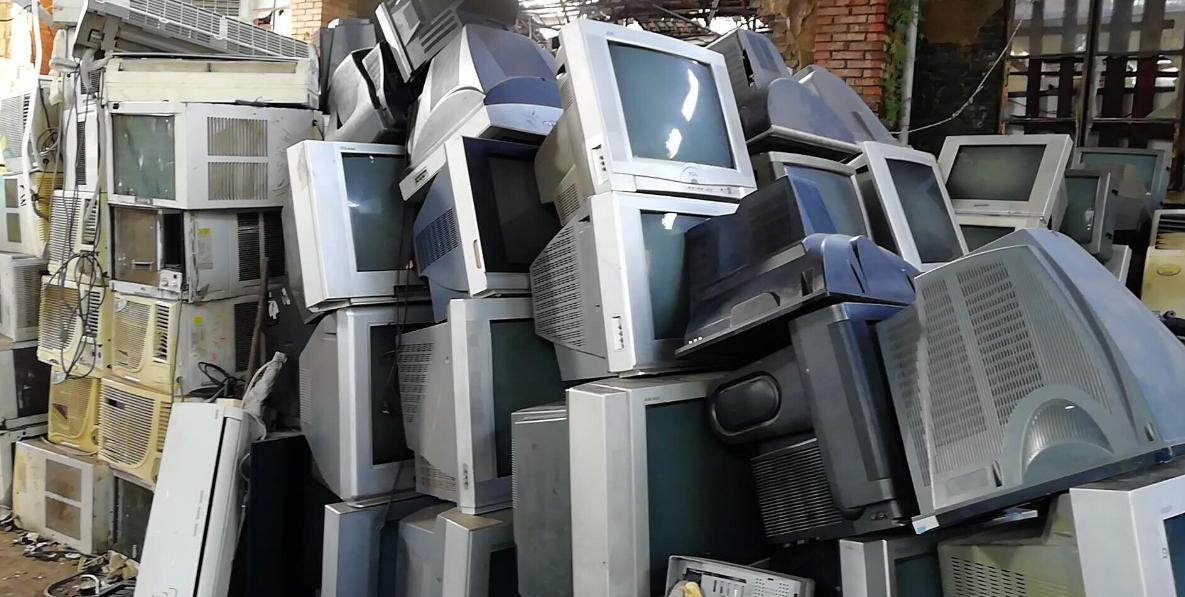 电视机价格为什么下降这么多,电视机价格变化的原因