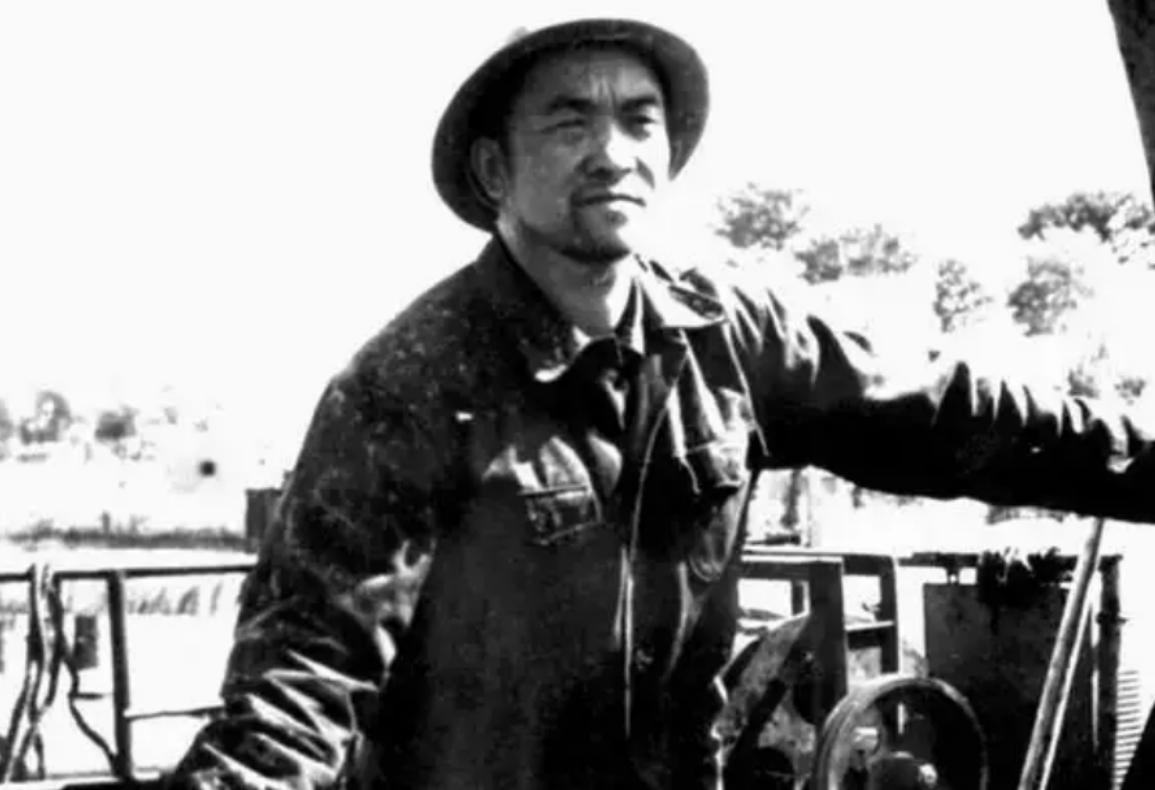 铁人王进喜生平照片,47岁铁人王进喜近况