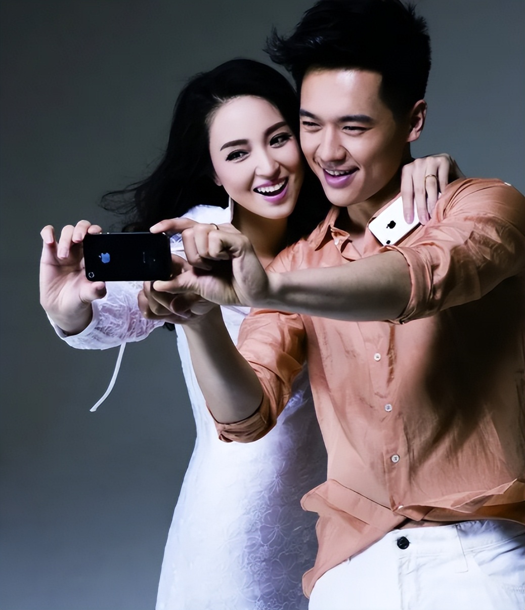 董璇高云翔离婚了没,董璇与高云翔离婚后现身活动