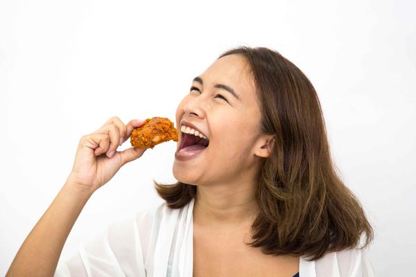 女性突然一直想吃东西是什么原因,女性老是感觉饿是怎么回事