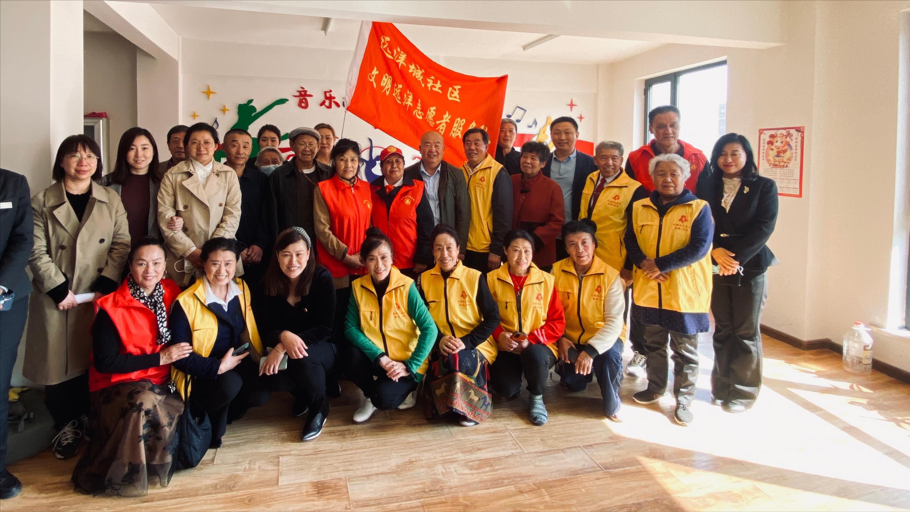 党员志愿者助力社区文明创建,抚顺社区志愿者