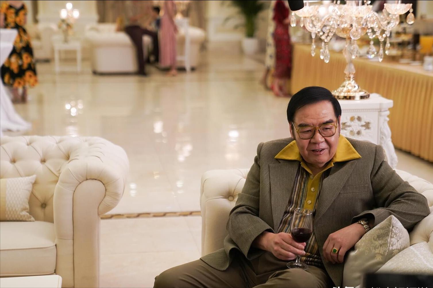 过气老戏骨窘况:农村走穴、直播捞金、情史混乱,晚节还值钱吗?