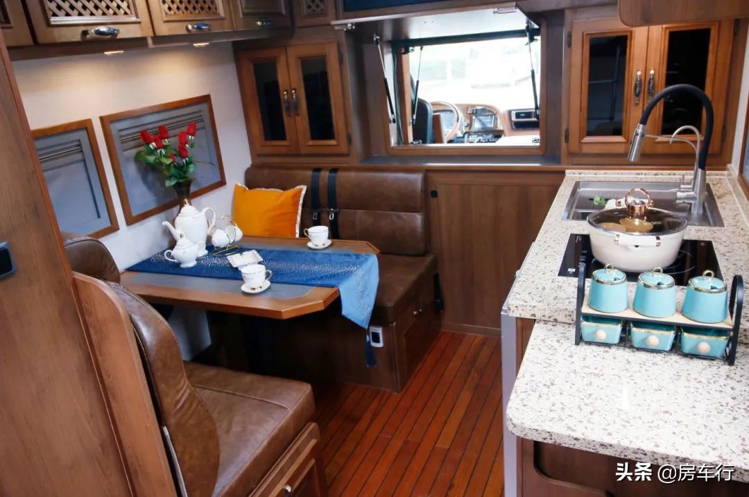 蓝牌五座德国曼重卡房车,b级越野豪华房车大全100万以上