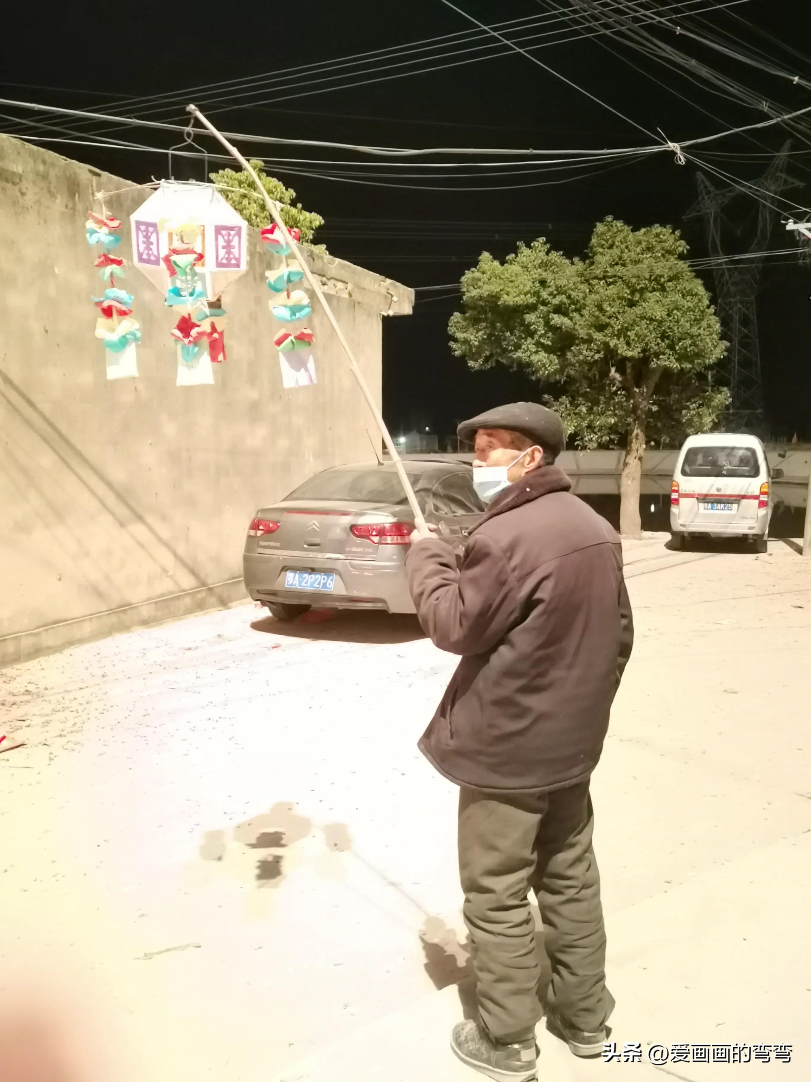 闹元宵玩龙灯,正月十五传统玩龙灯闹元宵