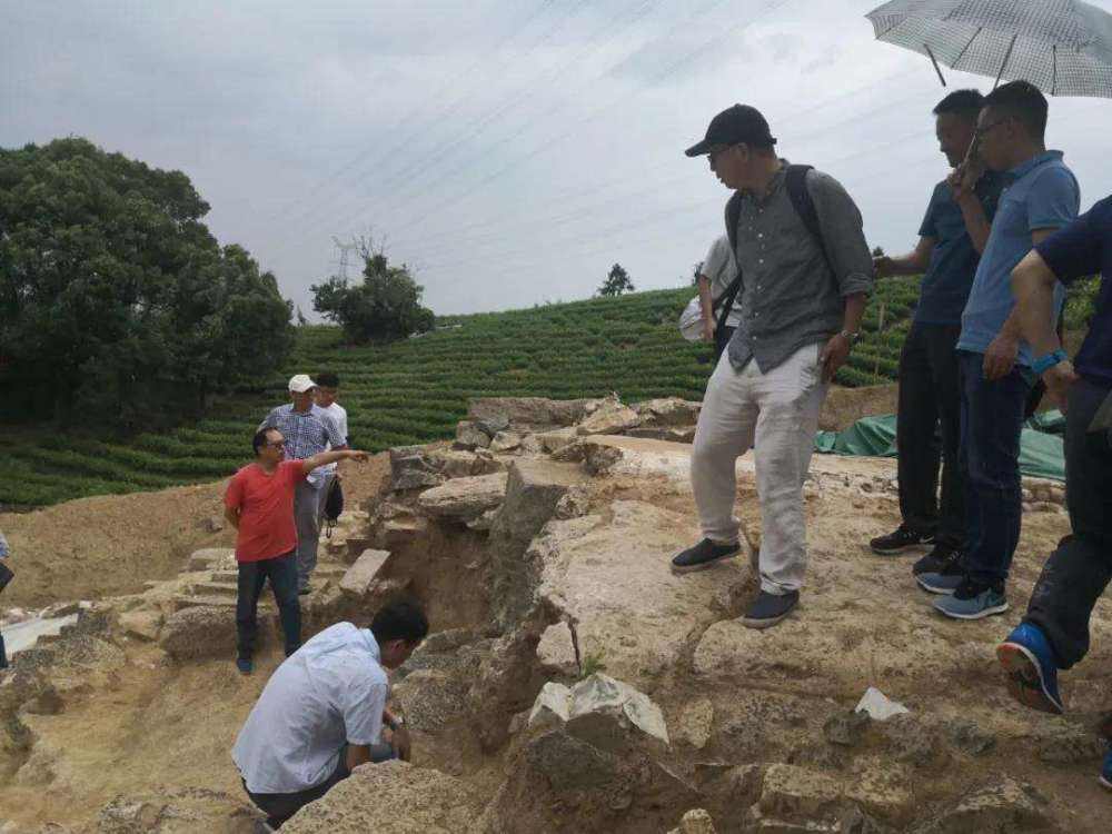 在棺材躺了10年,在棺材里面睡了100年