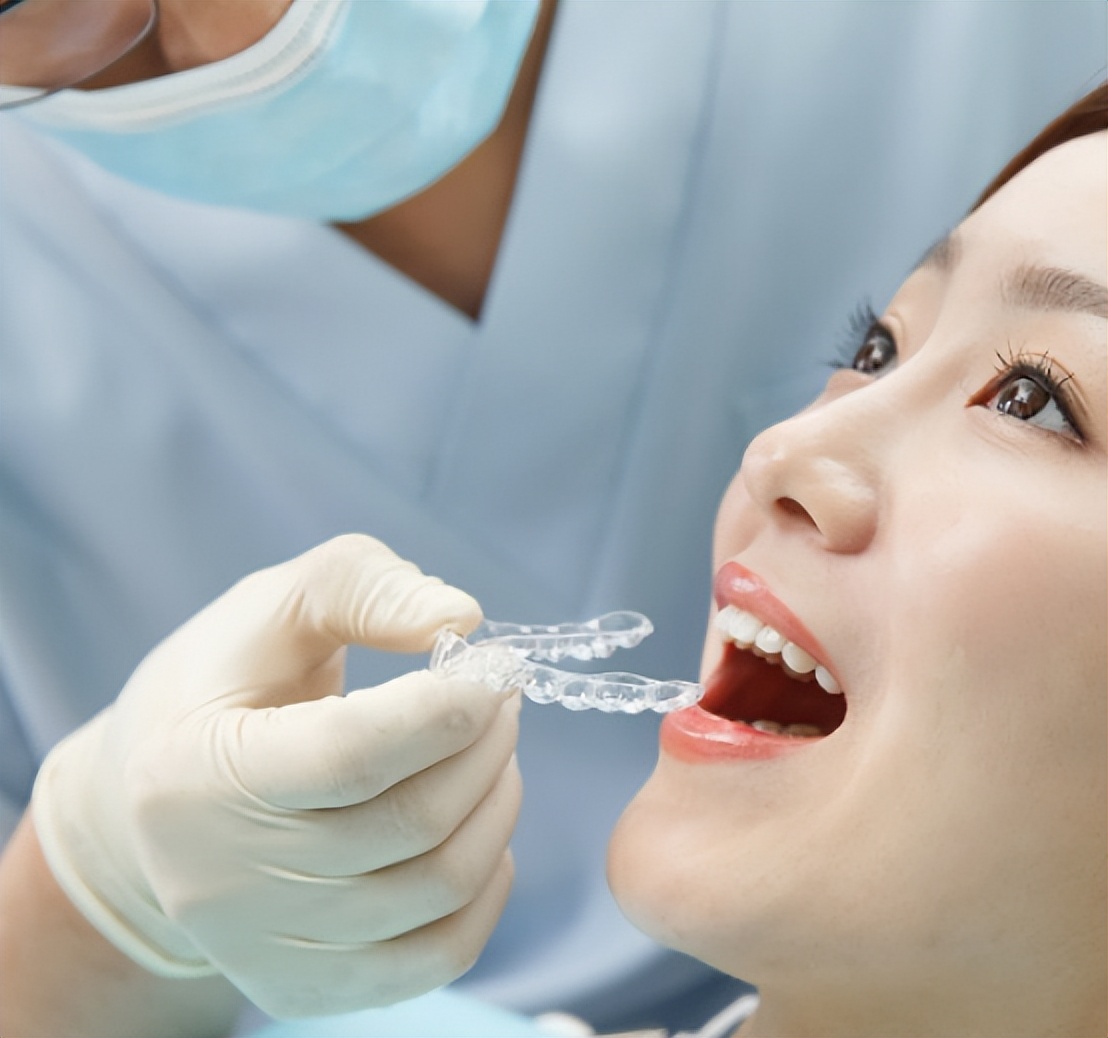 戴牙套以后出现了口腔溃疡怎么办,戴上牙套引起口腔溃疡了怎么办