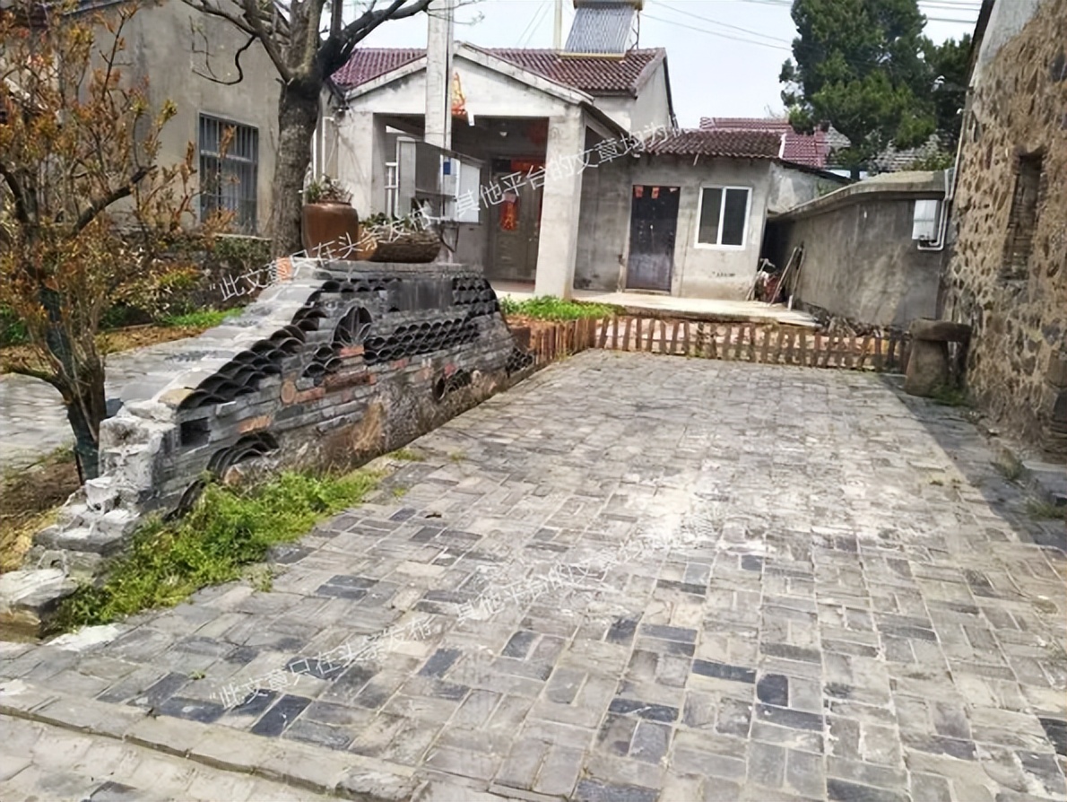 江苏“好色女虎”落马：7套豪宅养15个小白脸，为减刑爽快招供