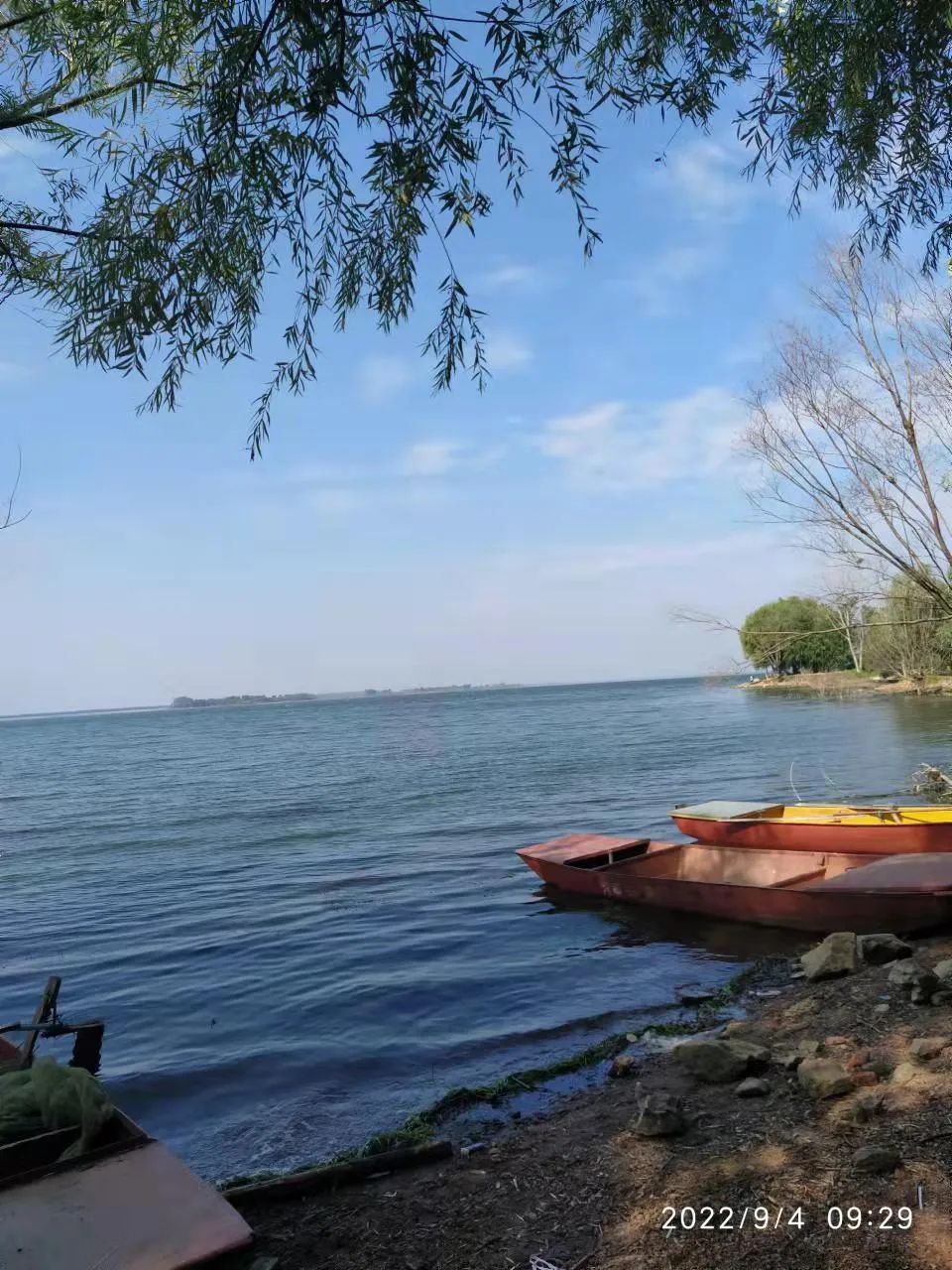 女孩小城躺平8年：每月只花500，曾被重男轻女妈妈因200元辱骂